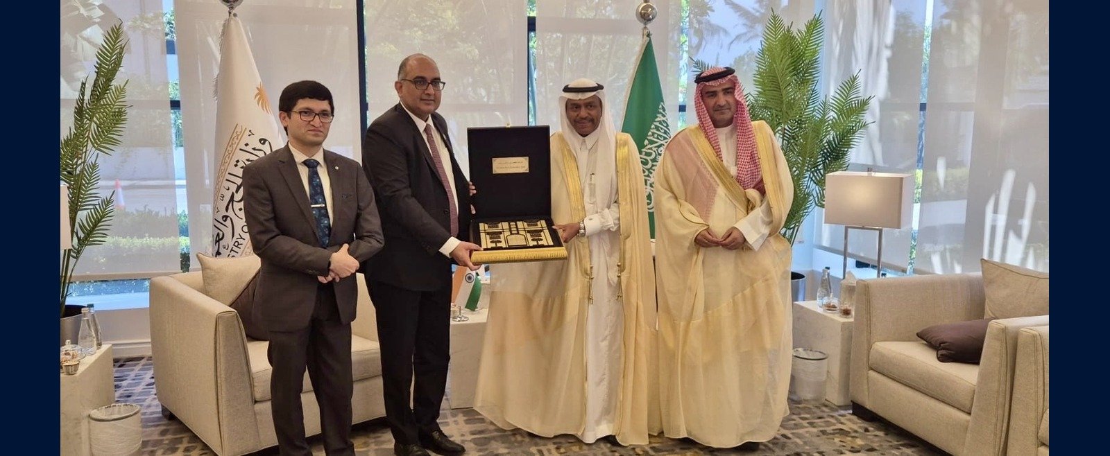 Ambassador Mr. Vipul met H.E. Dr. Abdulfattah bin Suleiman Al-Mashat, Vice Minister of Hajj and Umrah of the Kingdom of Saudi Arabia.