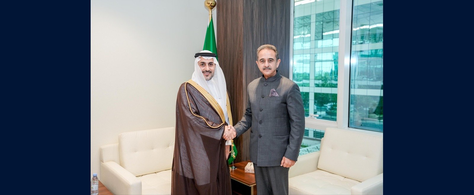 Hon’ble Minister of State for External Affairs, H.E. Shri Kirti Vardhan Singh met H.E. Eng. Mansour Hilal Al Mushaiti, Vice Minister of Environment, Water and Agriculture of the Kingdom of Saudi Arabia.